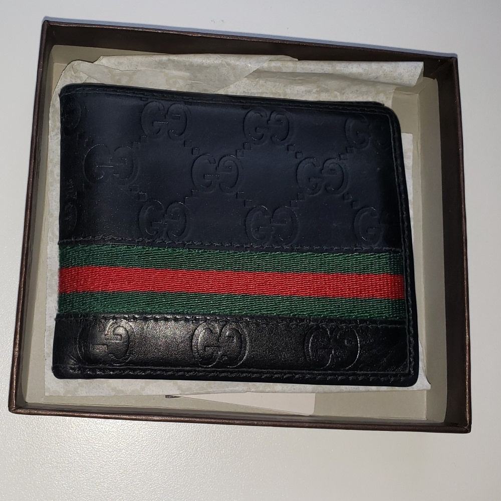 AUTHENTIC Mens Gucci Wallet